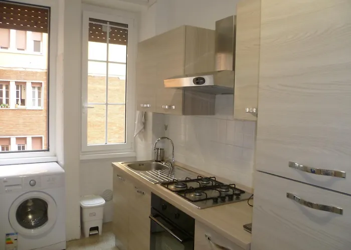 Con Bagno Privato Piazza Bologna Pensión 4*